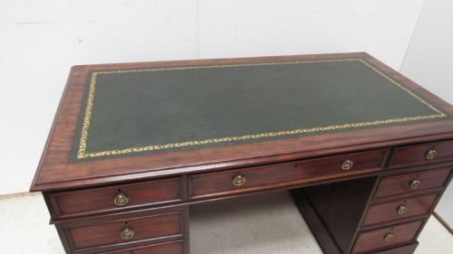 WONDERFUL VICTORIAN MAHOGANY PEDESTAL DESK - ADDITIONAL PHOTO 2