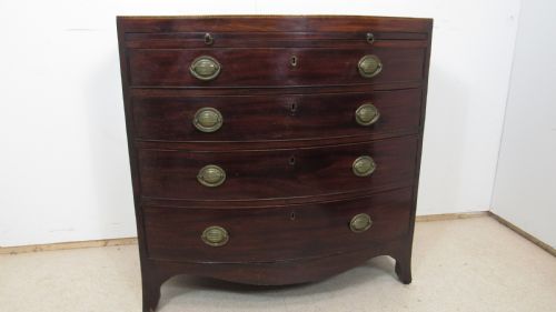 ELEGANT SMALL BOW FRONT CHEST WITH A BRUSHING SLIDE - ADDITIONAL PHOTO 2