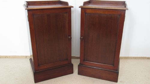SUPERB PAIR OF MAHOGANY GILLOWS POT CUPBOARDS - ADDITIONAL PHOTO 2