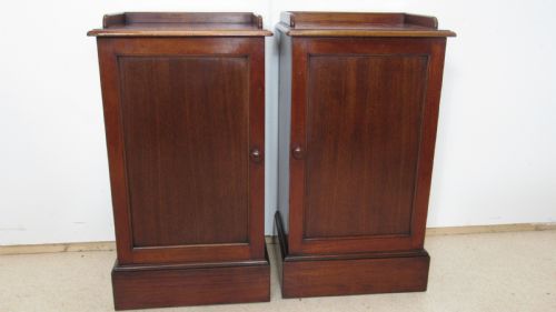SUPERB PAIR OF MAHOGANY GILLOWS POT CUPBOARDS - ADDITIONAL PHOTO 4