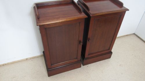 SUPERB PAIR OF MAHOGANY GILLOWS POT CUPBOARDS - ADDITIONAL PHOTO 8