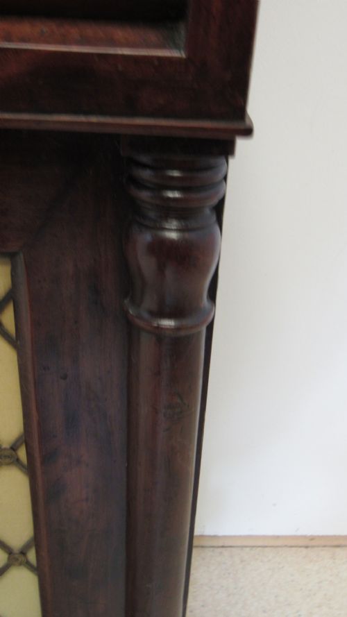 A LOVELY SMALL MAHOGANY SIDE CABINET - ADDITIONAL PHOTO 6