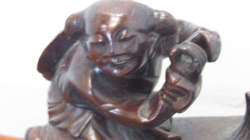 A GREAT AND LARGE CARVING - ADDITIONAL PHOTO 3