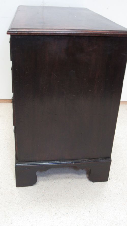 SMALL MAHOGANY GEORGIAN CHEST - ADDITIONAL PHOTO 6