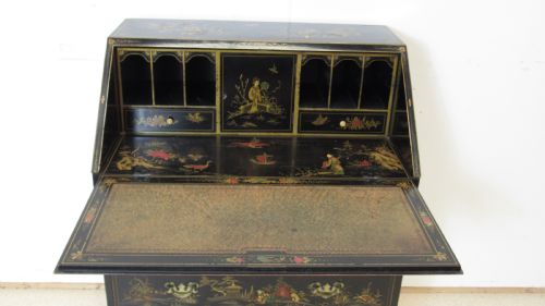 WONDERFUL LACQUERED WRITING BUREAUX - ADDITIONAL PHOTO 5