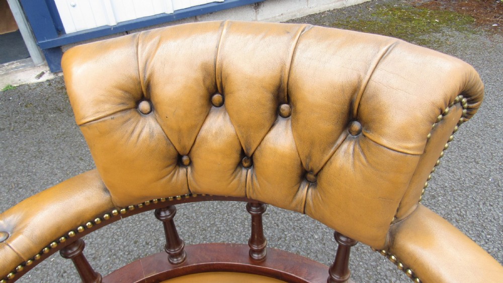 leather club armchair View II