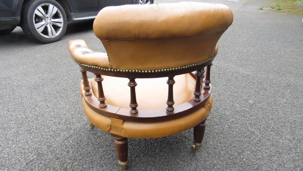 leather club armchair View VII