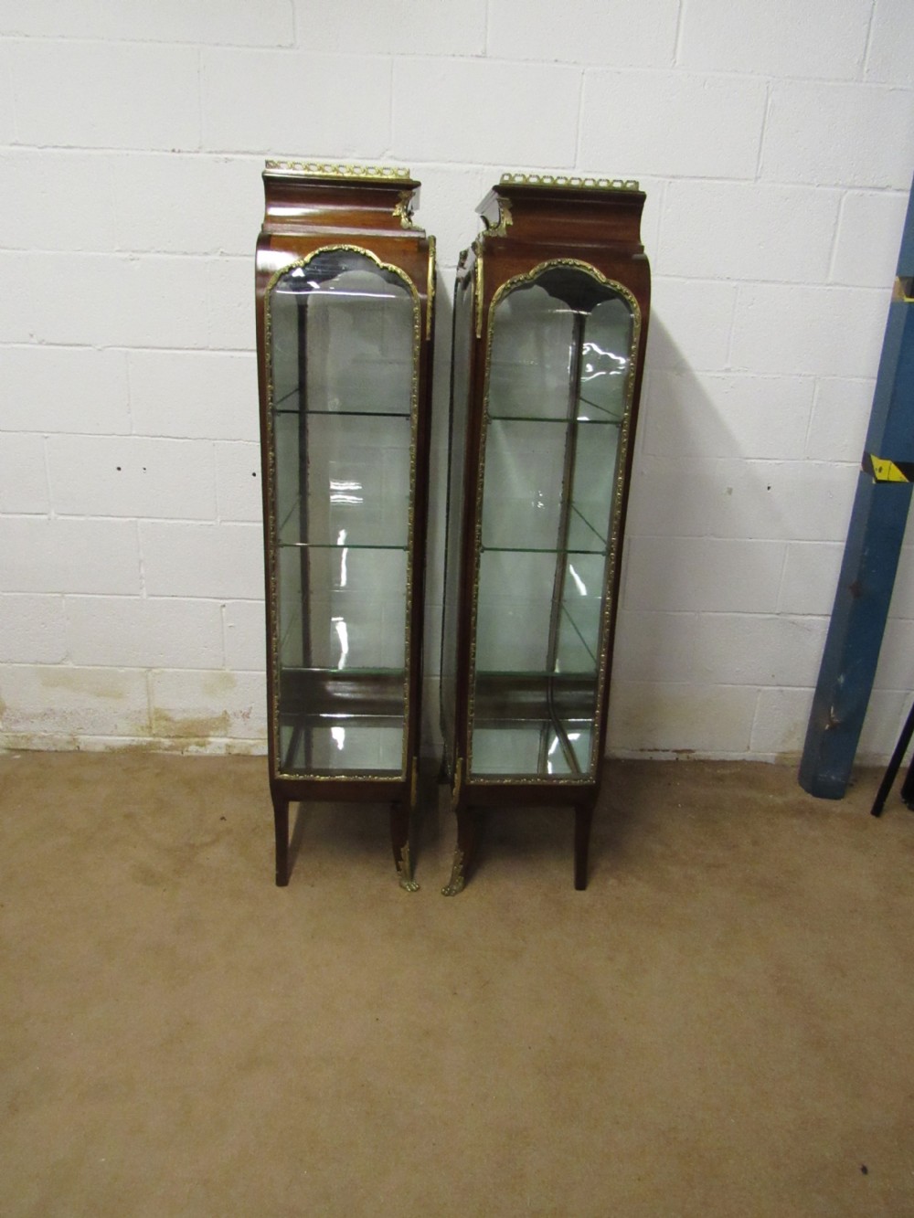 superb pair of ormolu mounted 19thc  vitrines View VII