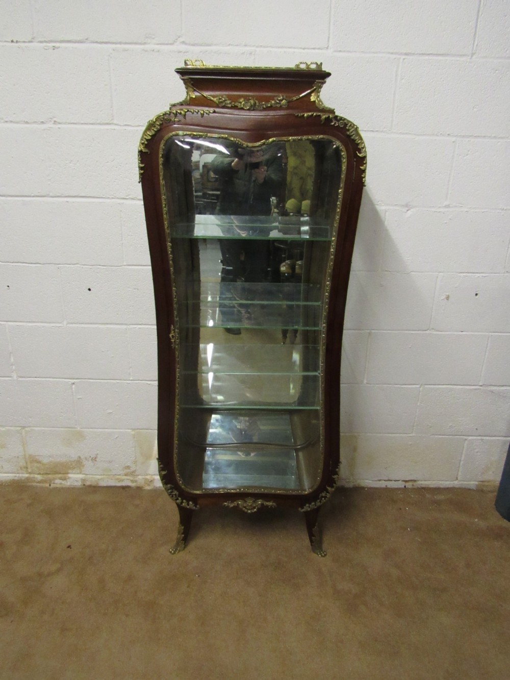 superb pair of ormolu mounted 19thc  vitrines View IX