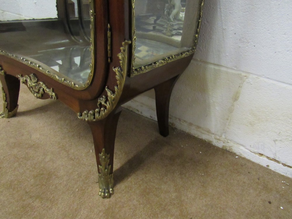 superb pair of ormolu mounted 19thc  vitrines View XIII