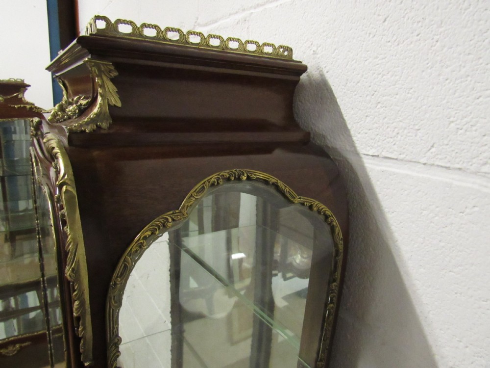 superb pair of ormolu mounted 19thc  vitrines View XIV