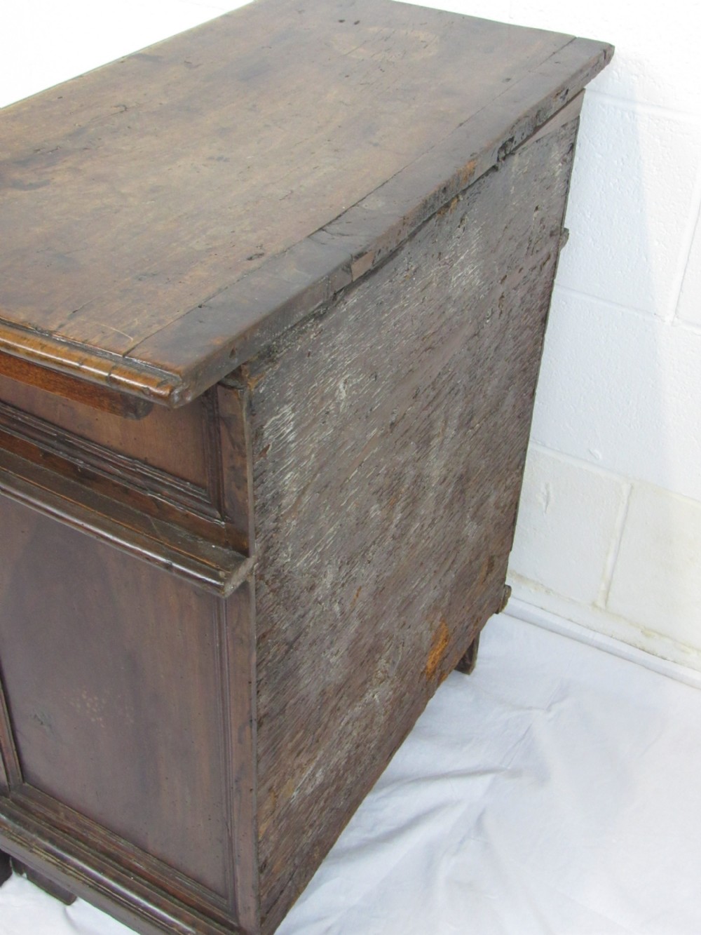 18thc italian cupboard View XIII