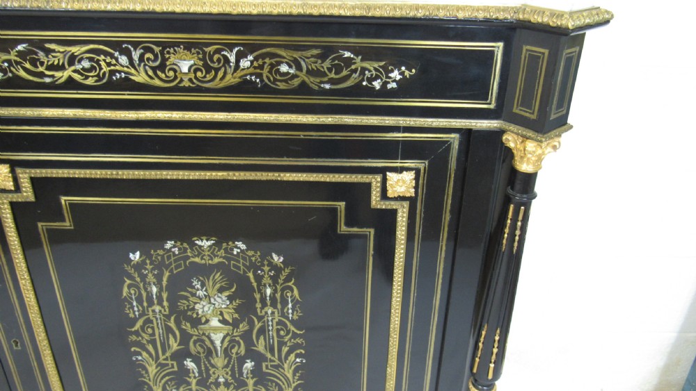 Marquetry side cabinet  View XIII