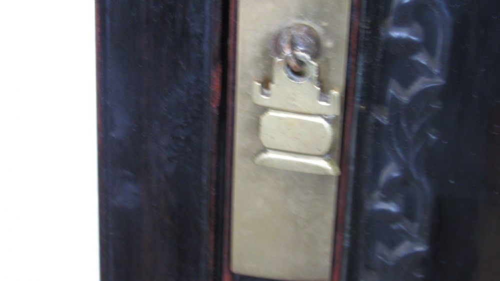 Rare 19thc  chinese  cabinet View XIII
