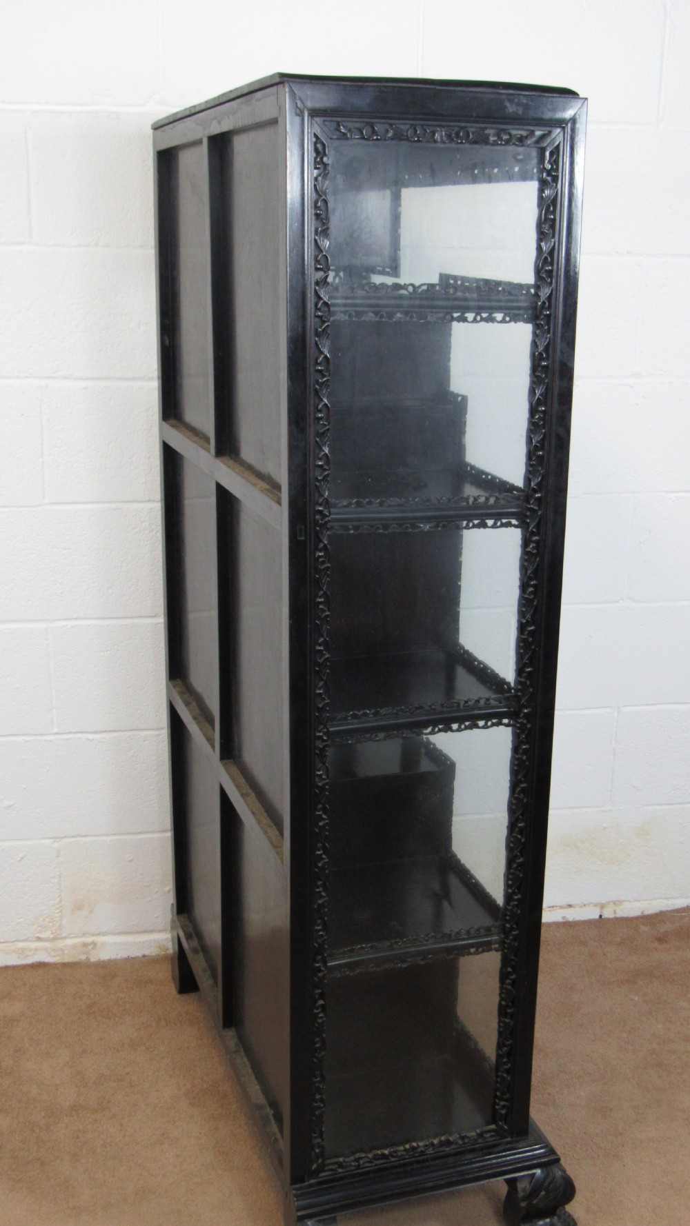 Rare 19thc  chinese  cabinet View XVII