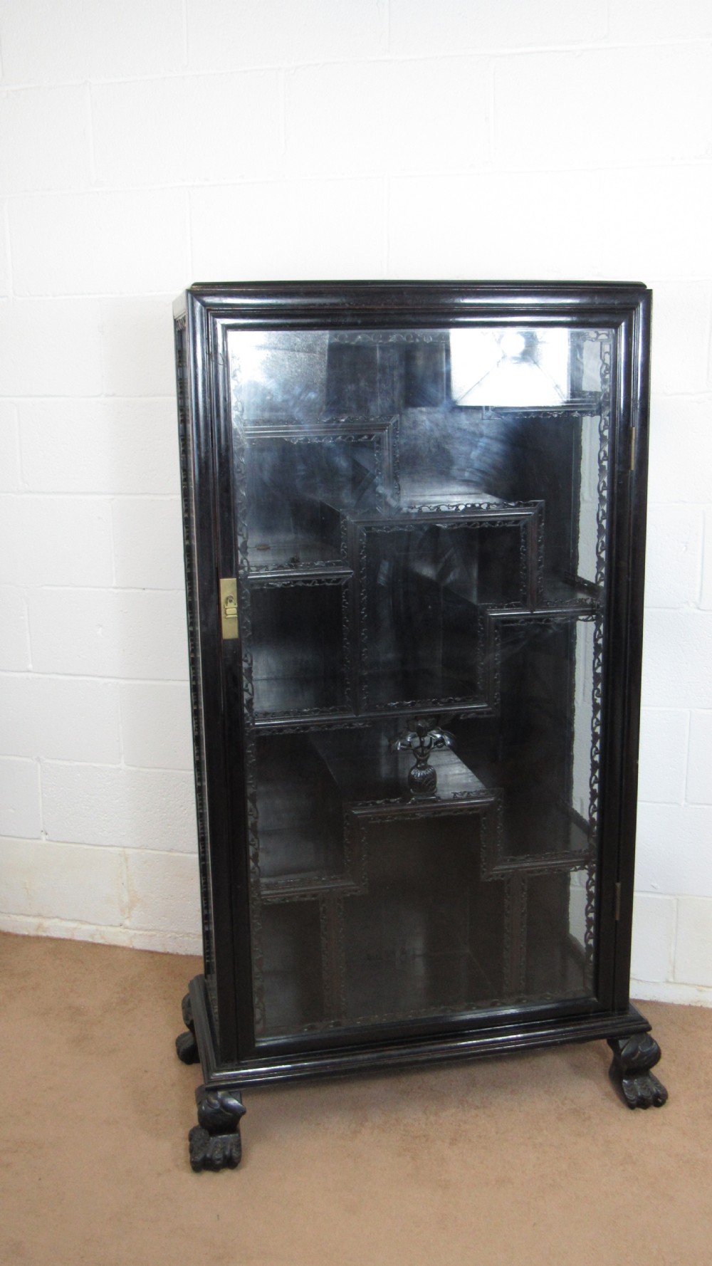 Rare 19thc  chinese  cabinet View XIX
