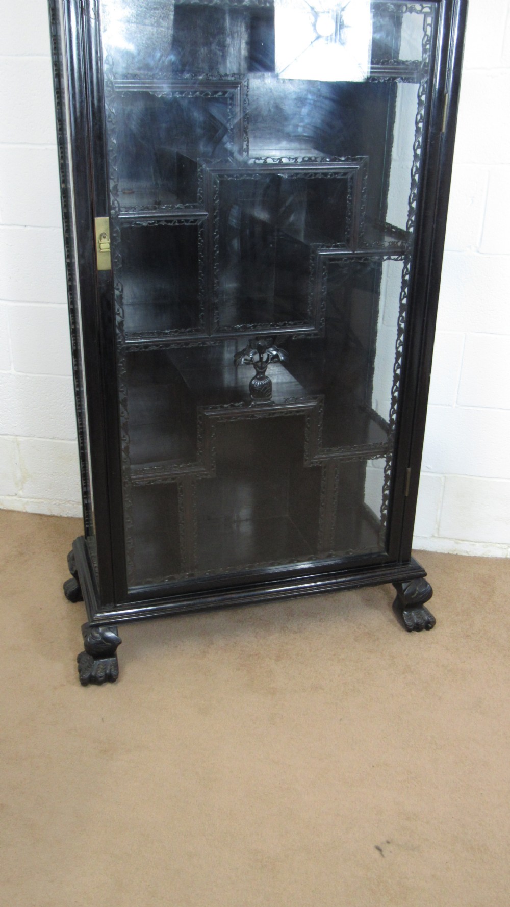 Rare 19thc  chinese  cabinet View XXII
