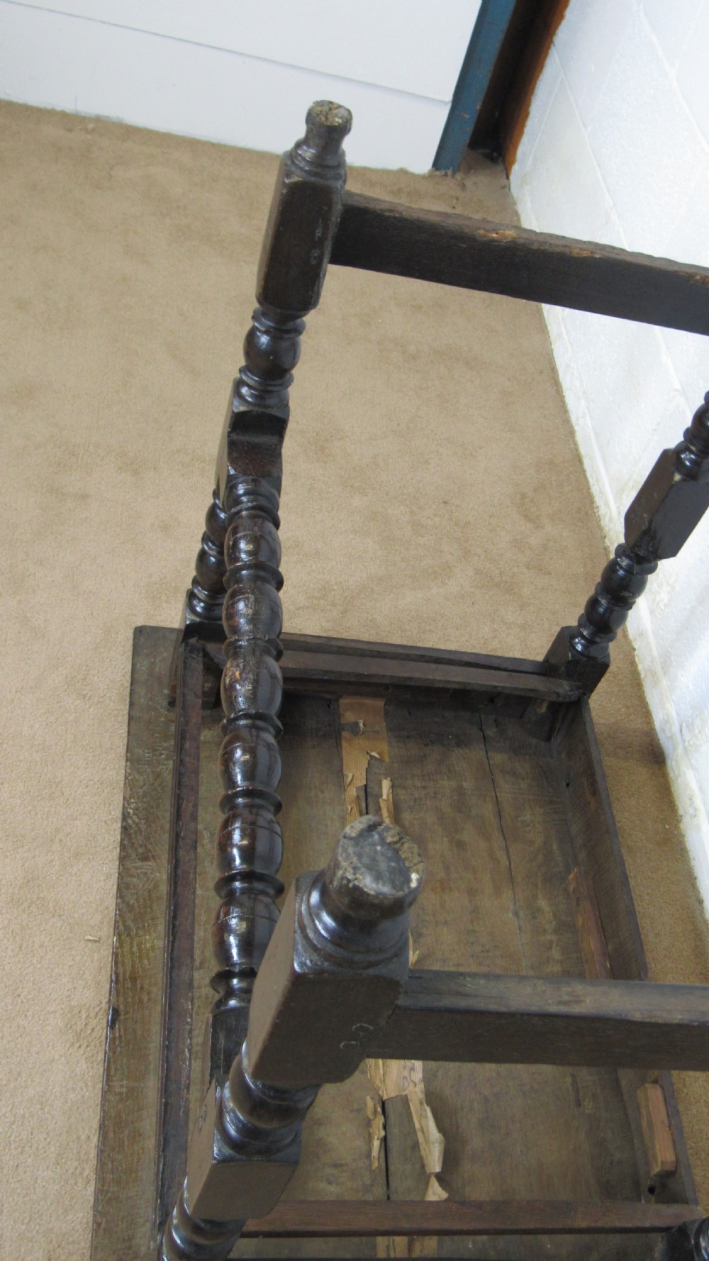 17th century oak side table View XVIII