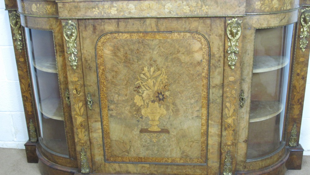 Superb quality walnut credenza side cabinet  View III
