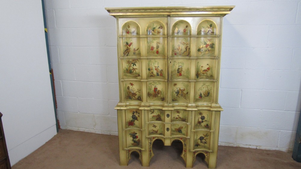 Laquered chinoiserie cocktail cabinet