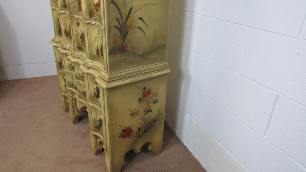 Laquered chinoiserie cocktail cabinet View XI