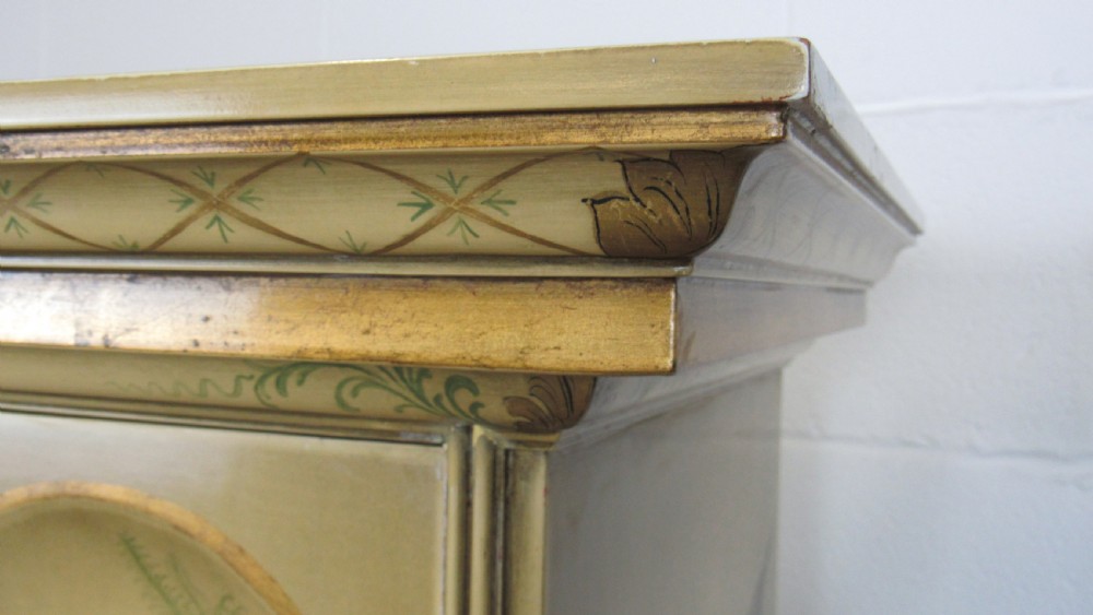 Laquered chinoiserie cocktail cabinet View XIII