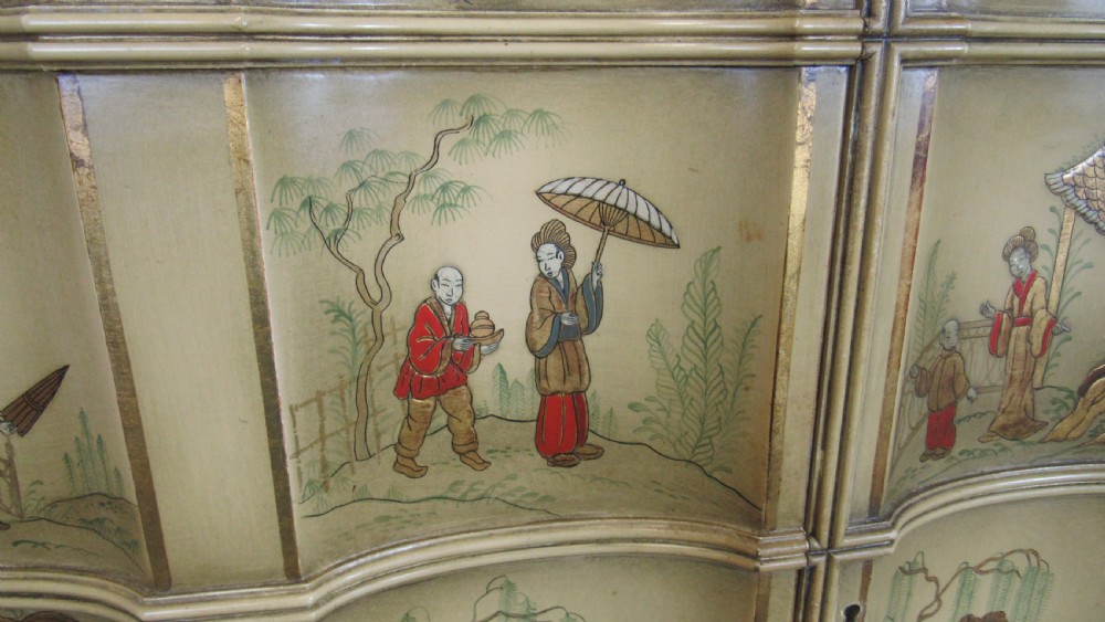 Laquered chinoiserie cocktail cabinet View XVI