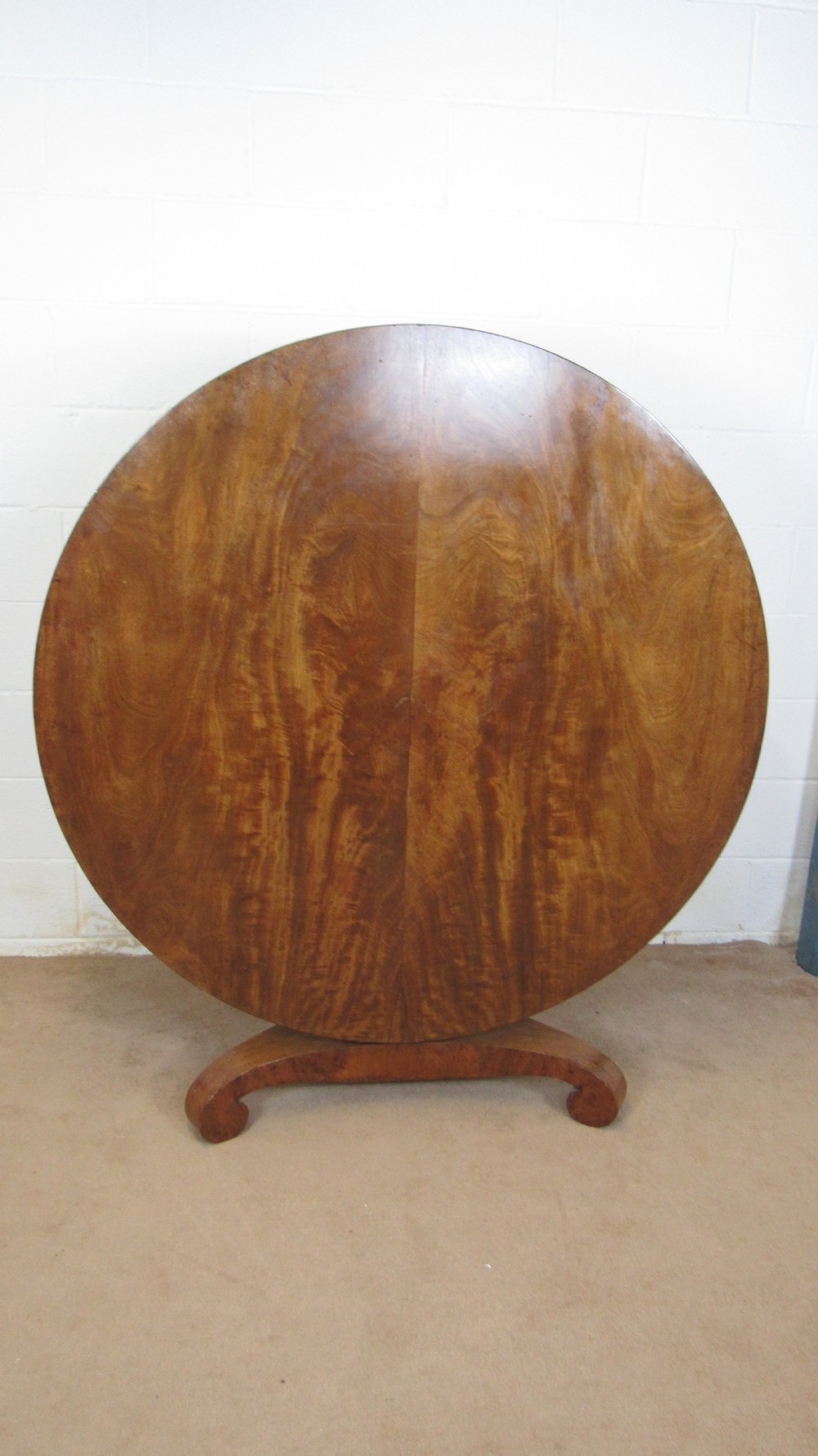 SUPERB MAHOGANY CENTRE TABLE 