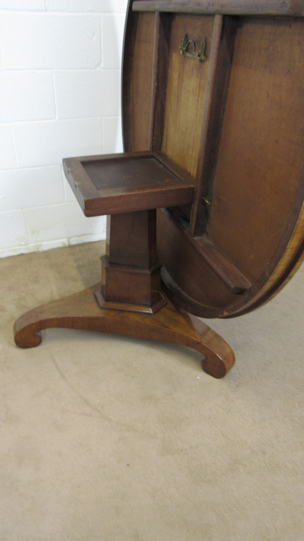 SUPERB MAHOGANY CENTRE TABLE  View V