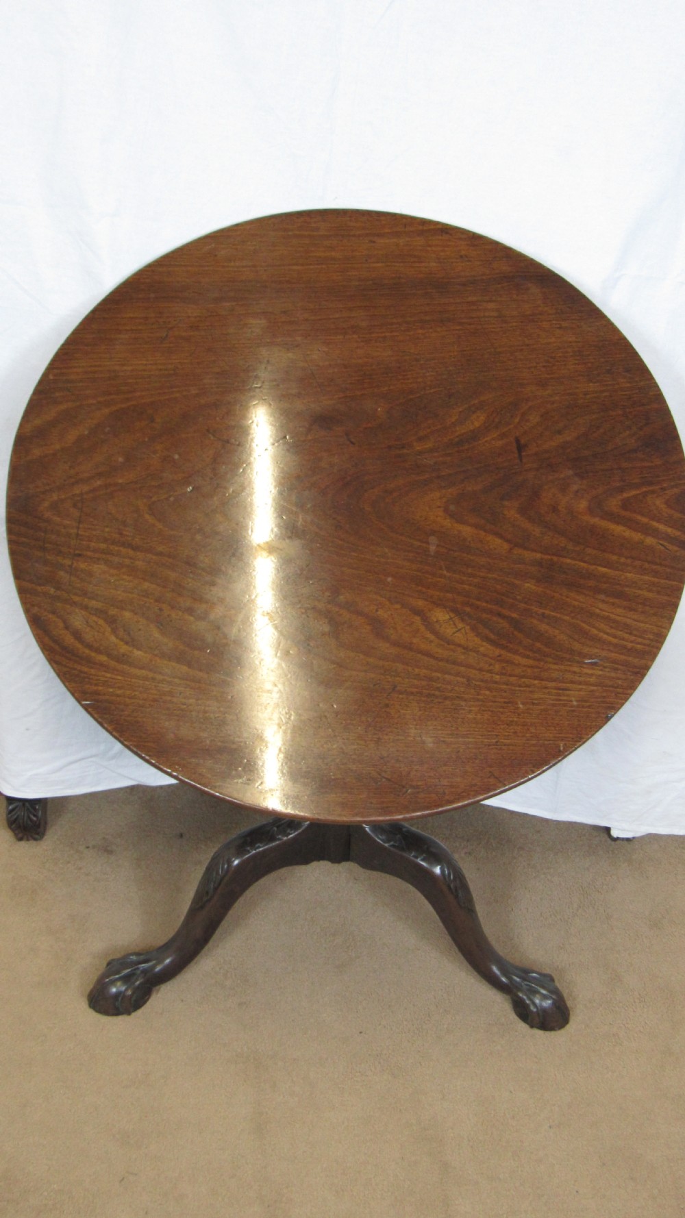 Irish Georgian circular table  View XVI