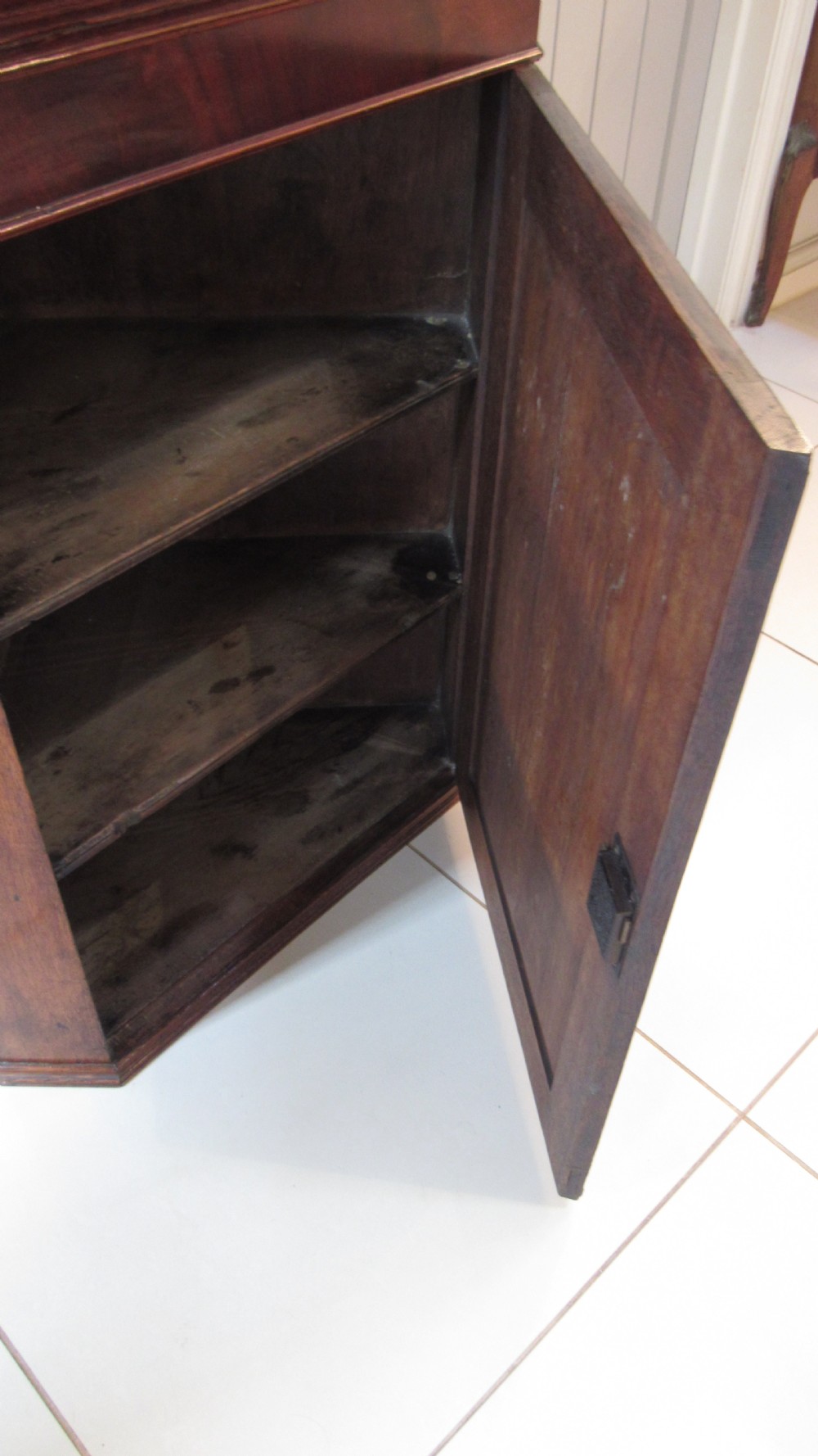 Georgian oak and mahogany corner cupboard View VIII