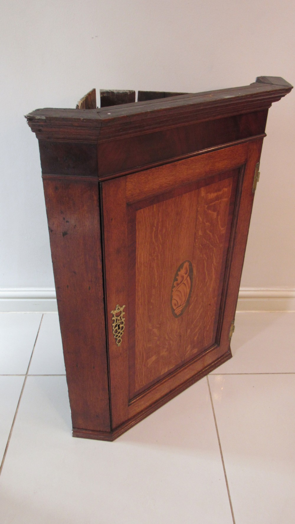 Georgian oak and mahogany corner cupboard View X