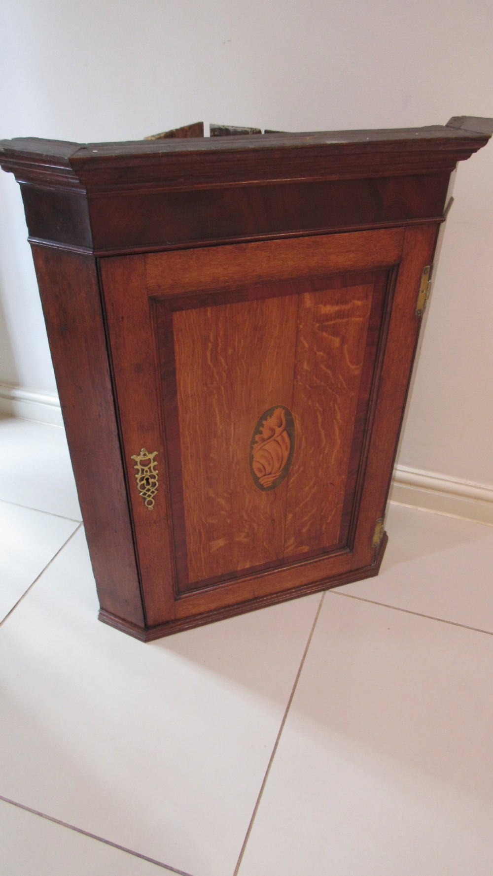 Georgian oak and mahogany corner cupboard View XIV