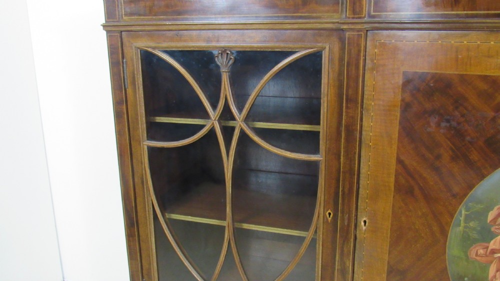 Superb mahogany painted cabinet View X