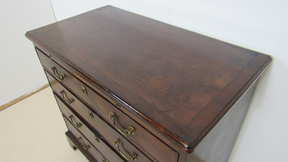 Lovely small georgian chest  View III