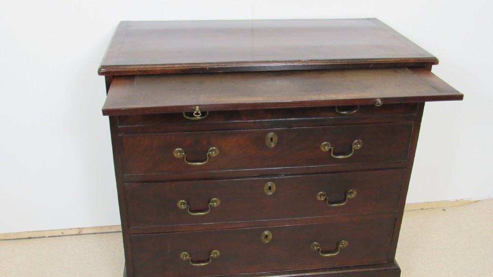 Lovely small georgian chest  View V