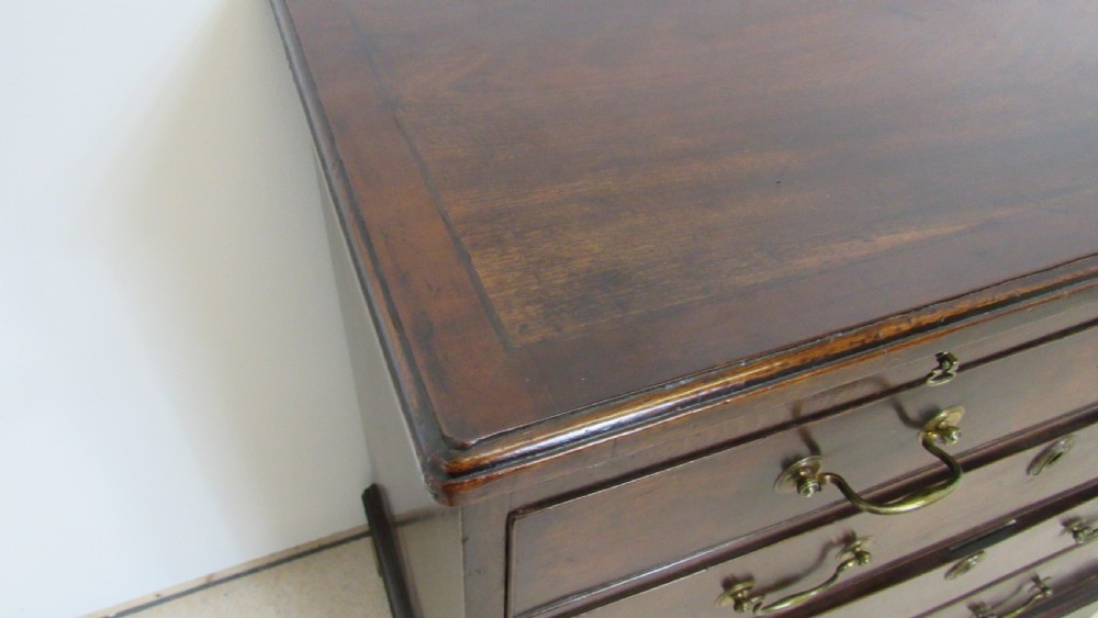 Lovely small georgian chest  View VII