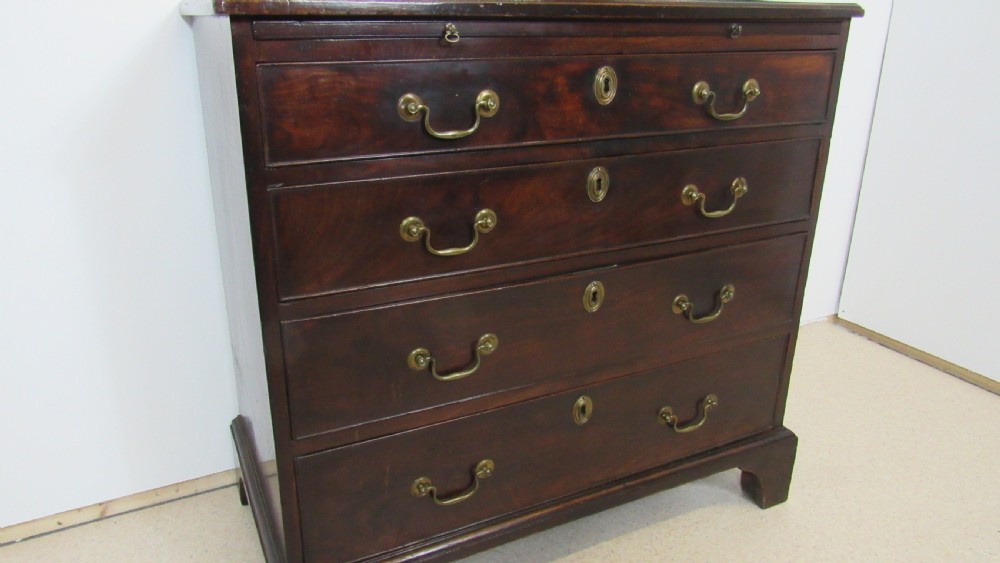 Lovely small georgian chest  View VIII