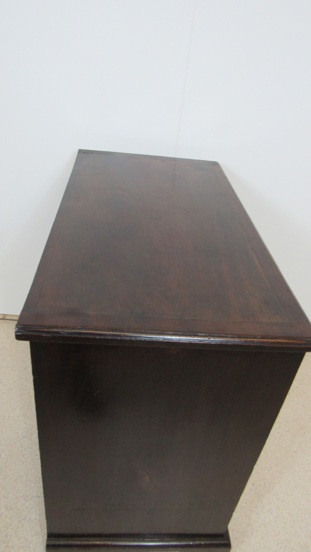 Lovely small georgian chest  View XV