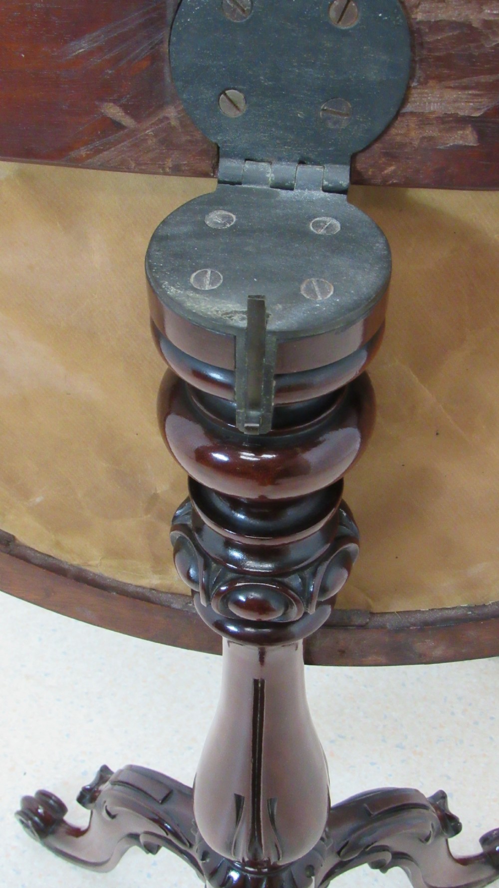 Beautiful victorian wine table  View XV