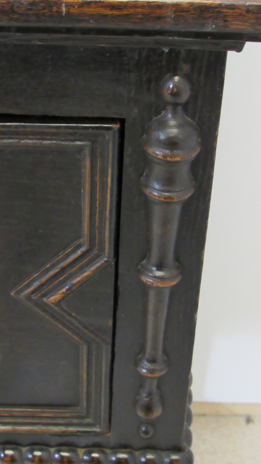 Stylish oak dresser  View IX