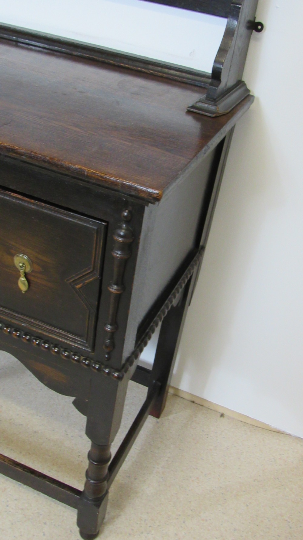 Stylish oak dresser  View XI