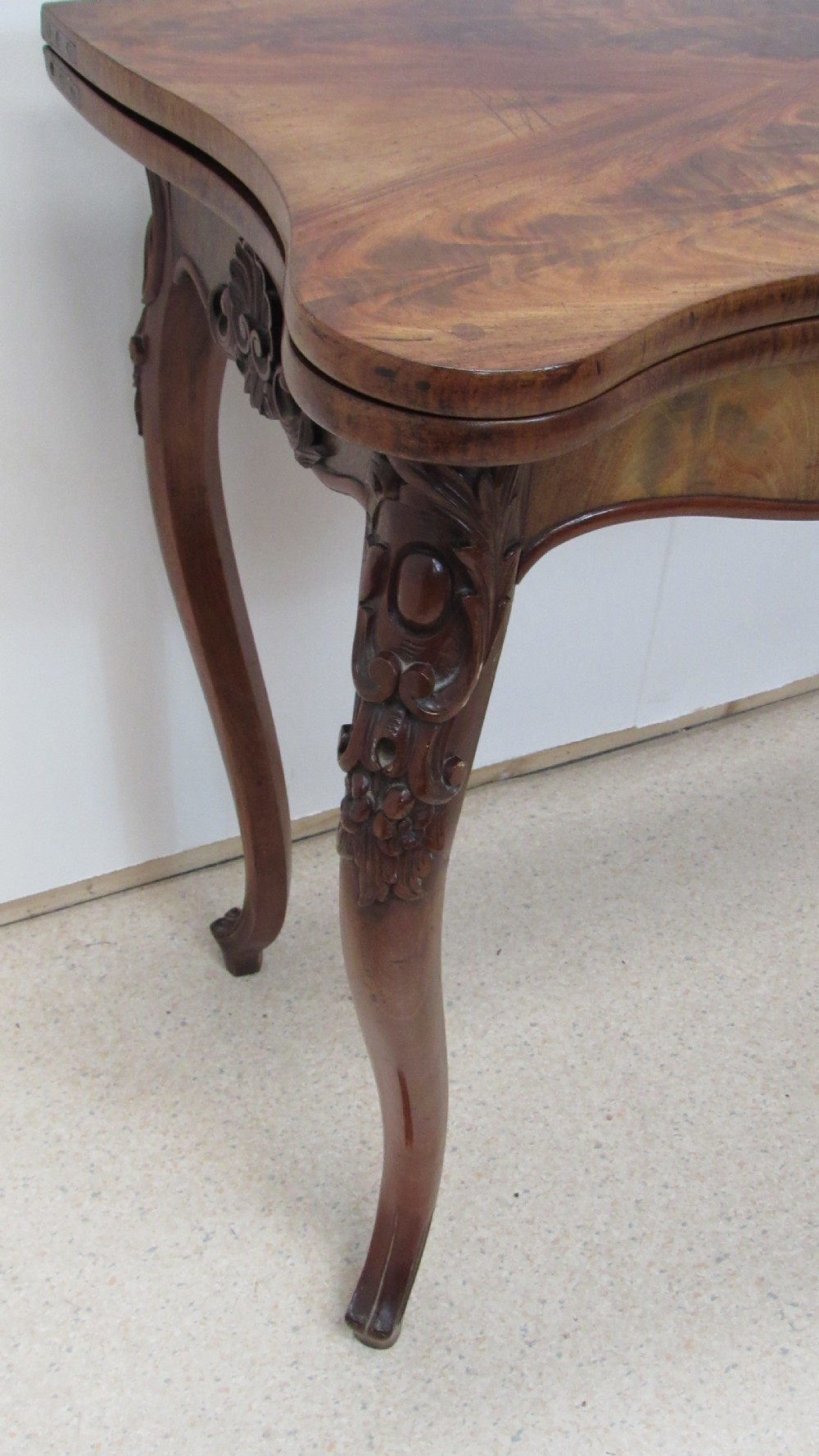 19THC mahogany tea table  View III