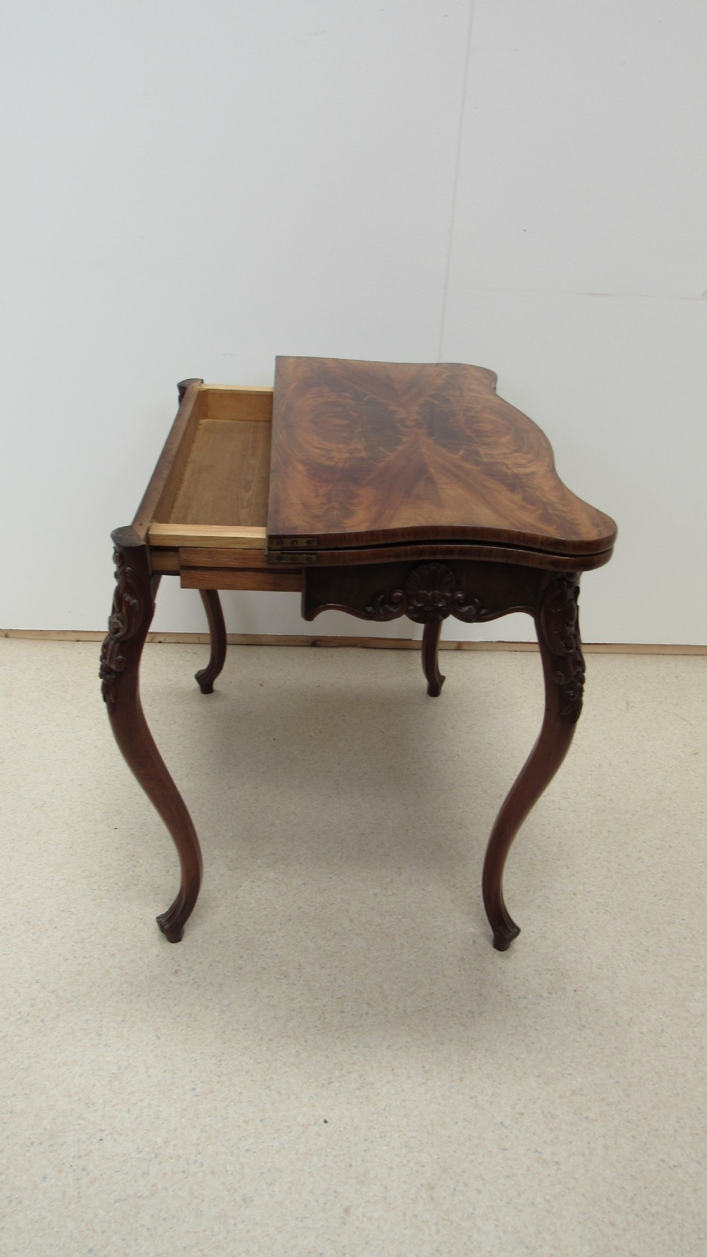 19THC mahogany tea table  View VII
