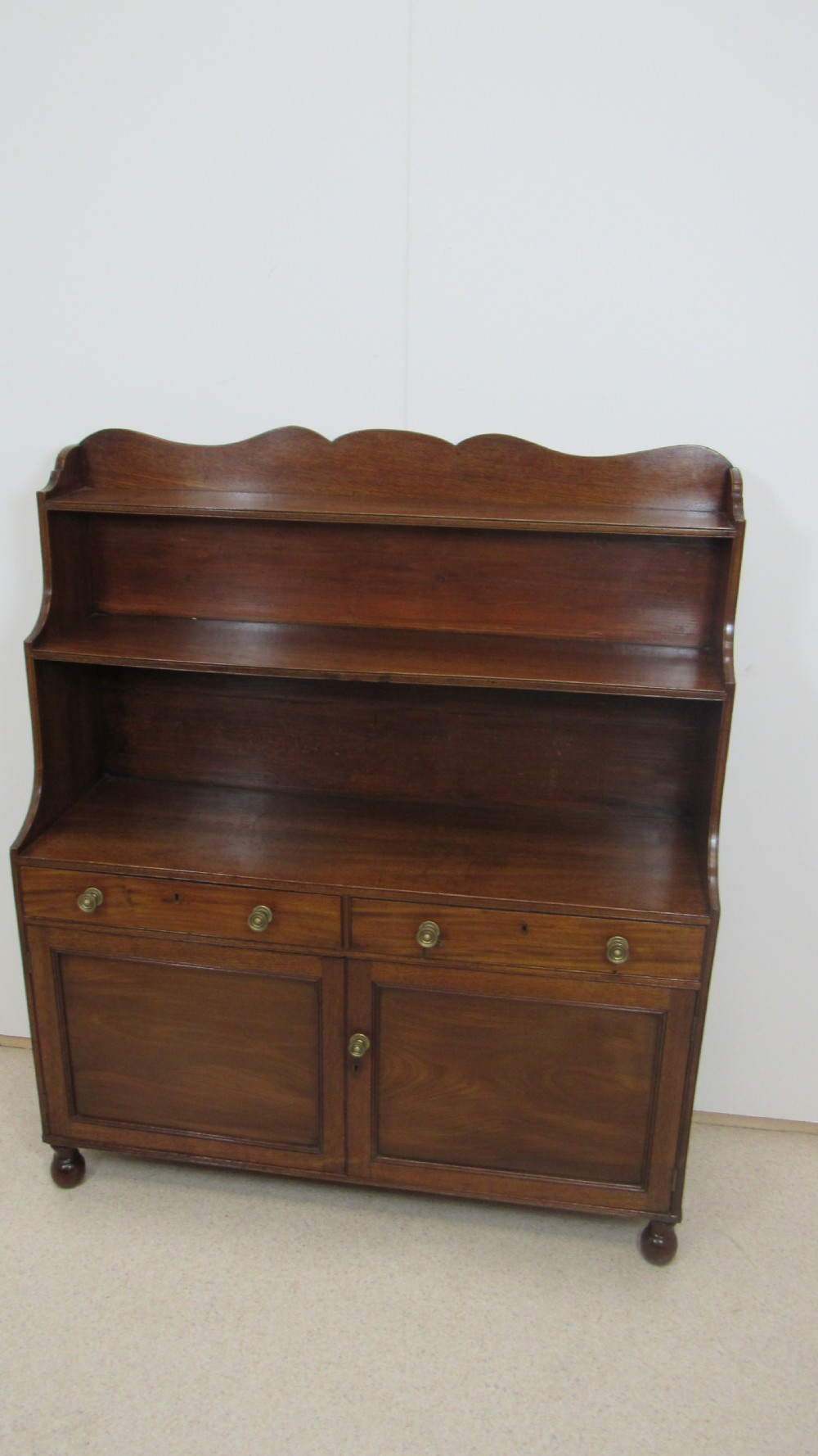 Georgian mahogany waterfall bookcase  View VII