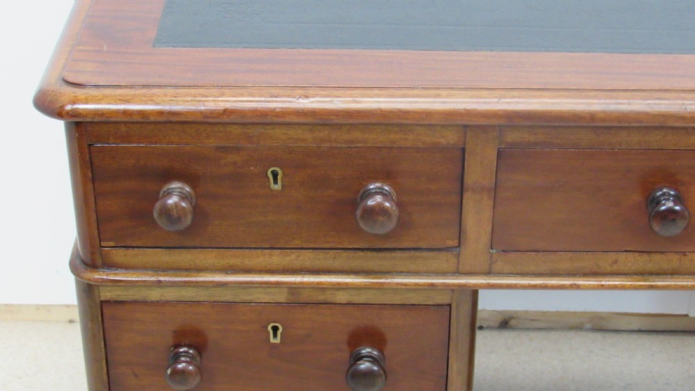Good victorian mahogany pedestal desk View III