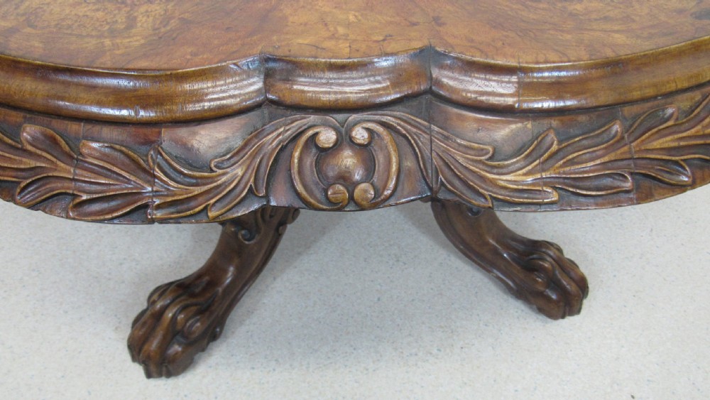 Superb walnut Irish centre table  View XIX