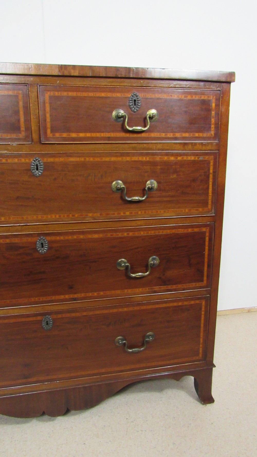 Georgian inlaid chest of drawers  View IX