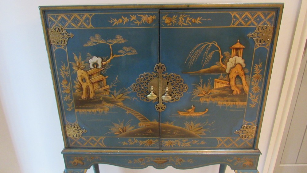 Superb blue Lacquered cocktail cabinet View III
