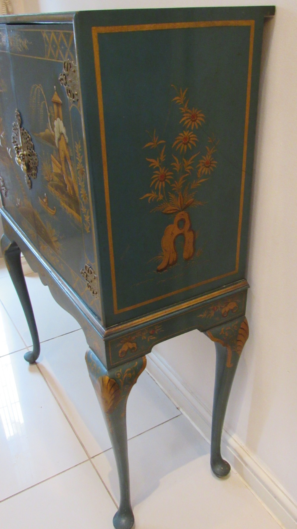 Superb blue Lacquered cocktail cabinet View XII